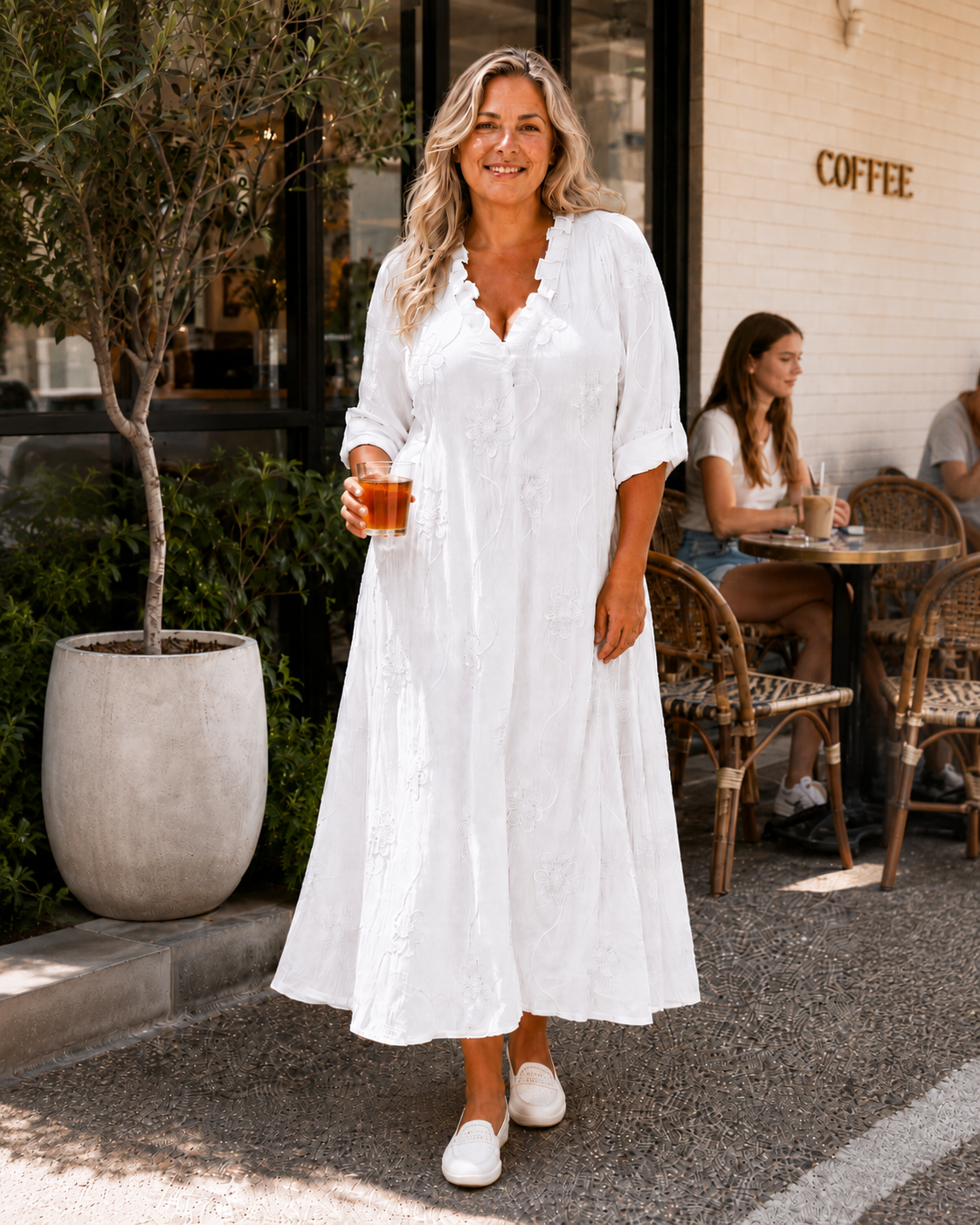 Lotte - Floral Flowing Maxi Dress