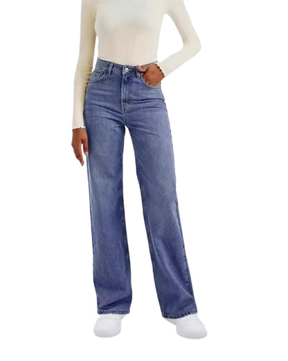 Close-up of the front pocket and sturdy rivet detail on the brown Juniper relaxed straight leg jeans.