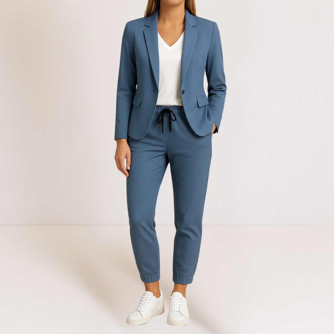 Side profile of a model wearing the Saskia tailored jacket, highlighting its regular and comfortable fit.